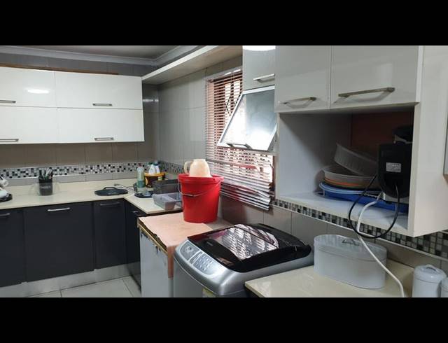 5 BEDROOM HOUSE FOR SALE IN ESIKHAWINI J